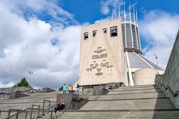 Bezoek de Liverpool Metropolitan Cathedral in Liverpool