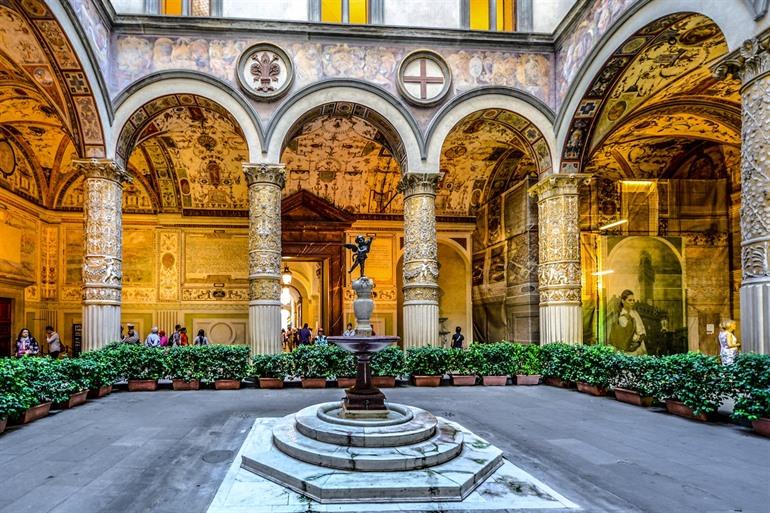 Palazzo Vecchio In Firenze Bezoeken Geheime Ruimtes Info En Tips   Binnentuin Van Michelozzo 2640 Ml 