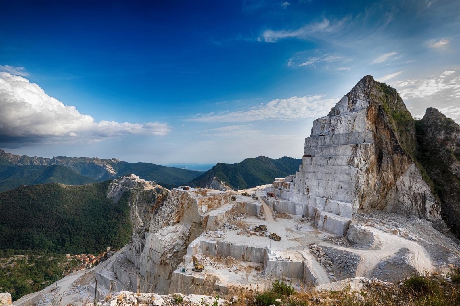 Voorzien Boom Gebruikelijk De marmergroeven van Carrara in Toscane bezoeken? Info, tips & tickets