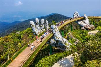 Golden Hands Bridge