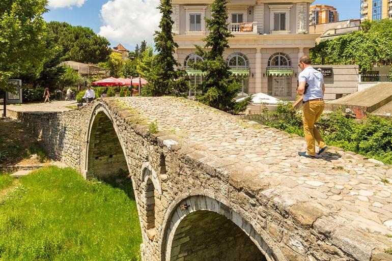 Leerlooiersbrug van Tirana, Albanië