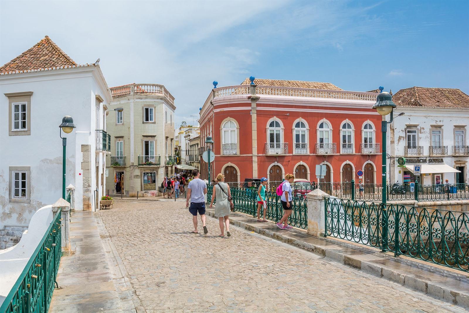 13 x bezienswaardigheden in Tavira: wat zien & doen?