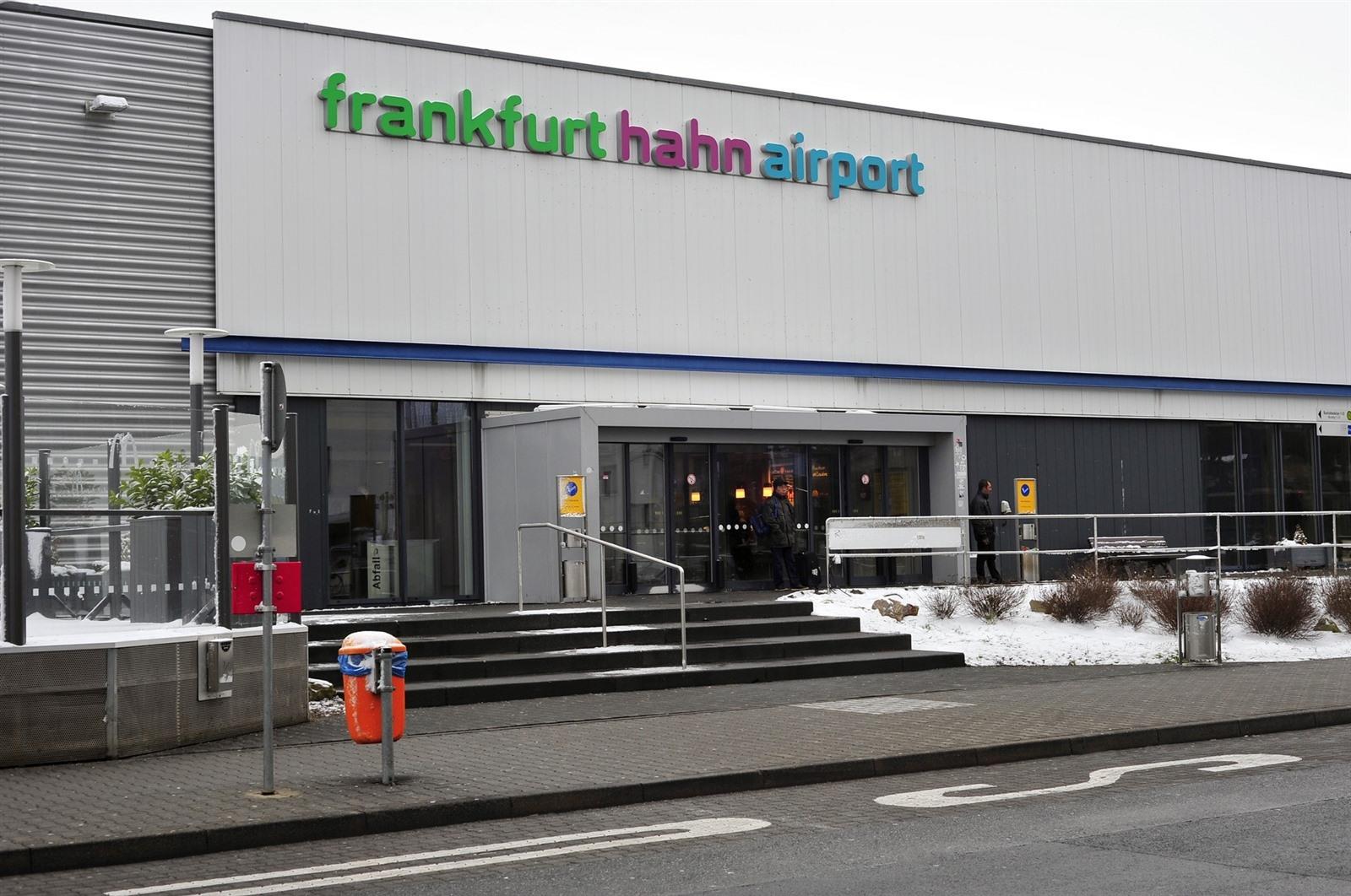 Франкфурт хан. Frankfurt Hahn Airport. Франкфурт-Хан в Германии. Аэропорт Франкфурт Хан фото.