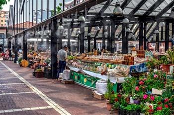 Pazari i Ri, de nieuwe bazaar in Tirana