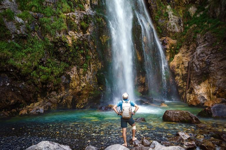 Wandeling naar de Grunas-waterval, vlakbij Theth