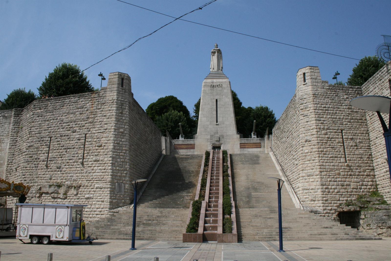 Wandeling Verdun Ontdek De Bezienswaardigheden Verdun